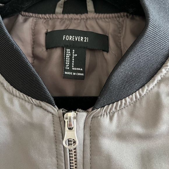 Bomber jacket - Picture 3 of 4